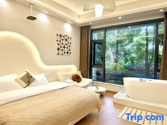 Shanfeng Yumeng Private Hot Spring Homestay (Qingchengshan Scenic Area)
