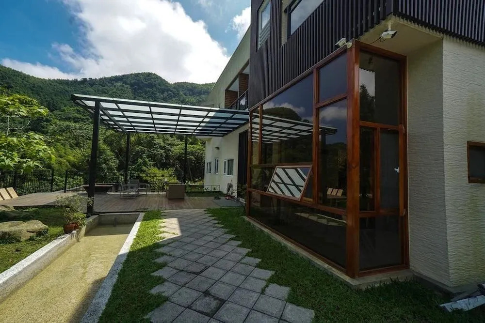 Xi Tou in Sunny Day Inn