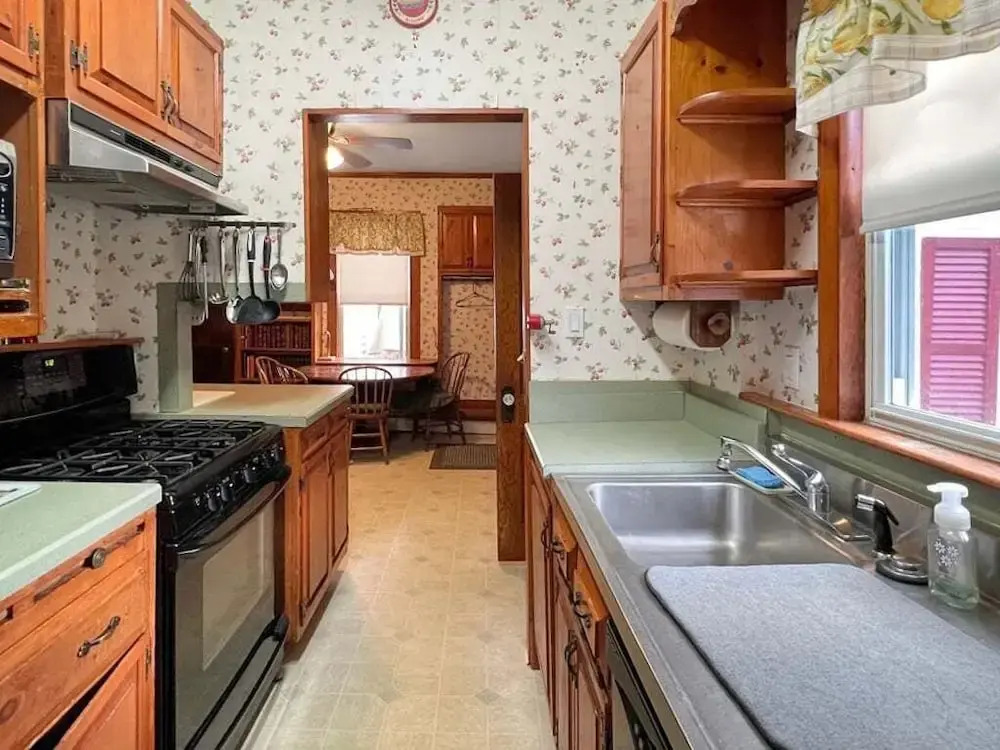 Kurtz Cottage - Y856