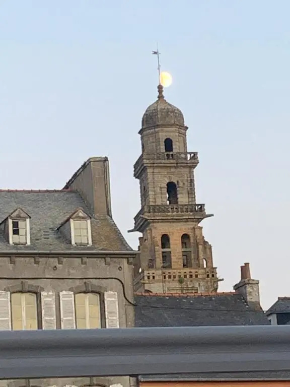 Une Nuit Sur Le Pont 1 (Adults Only)