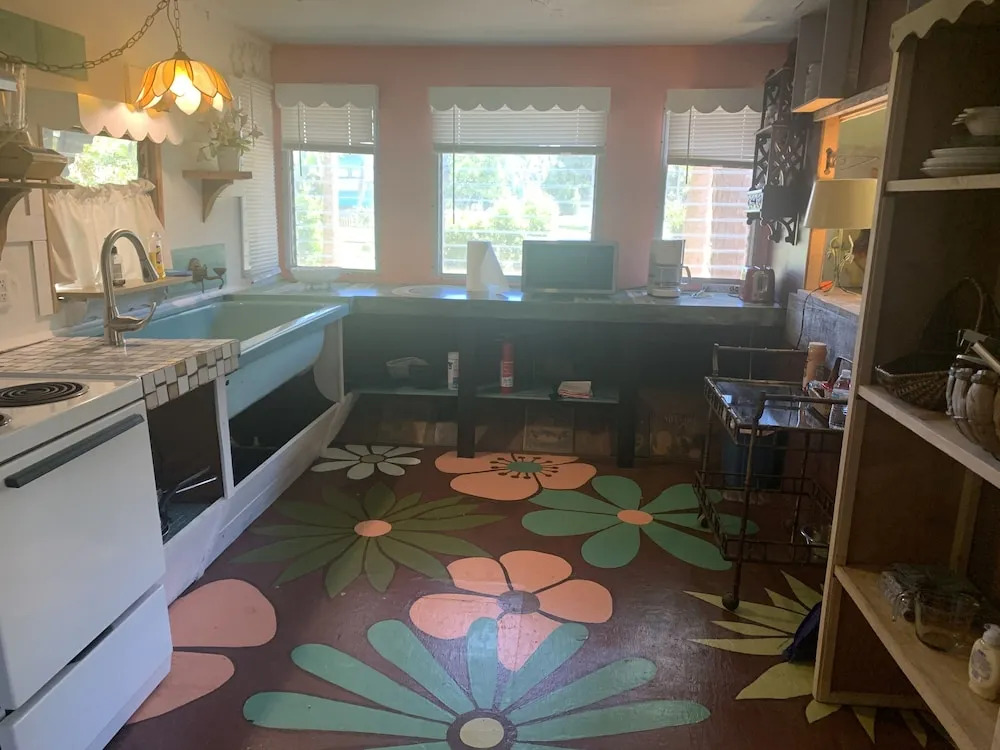 Nature Coast Inn & Cottages