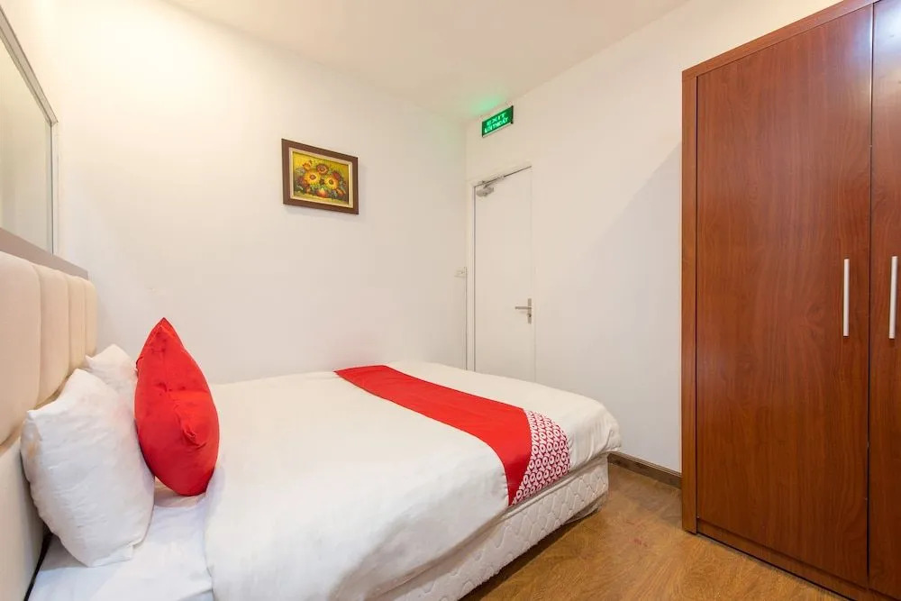 OYO 196 Sweet Hotel