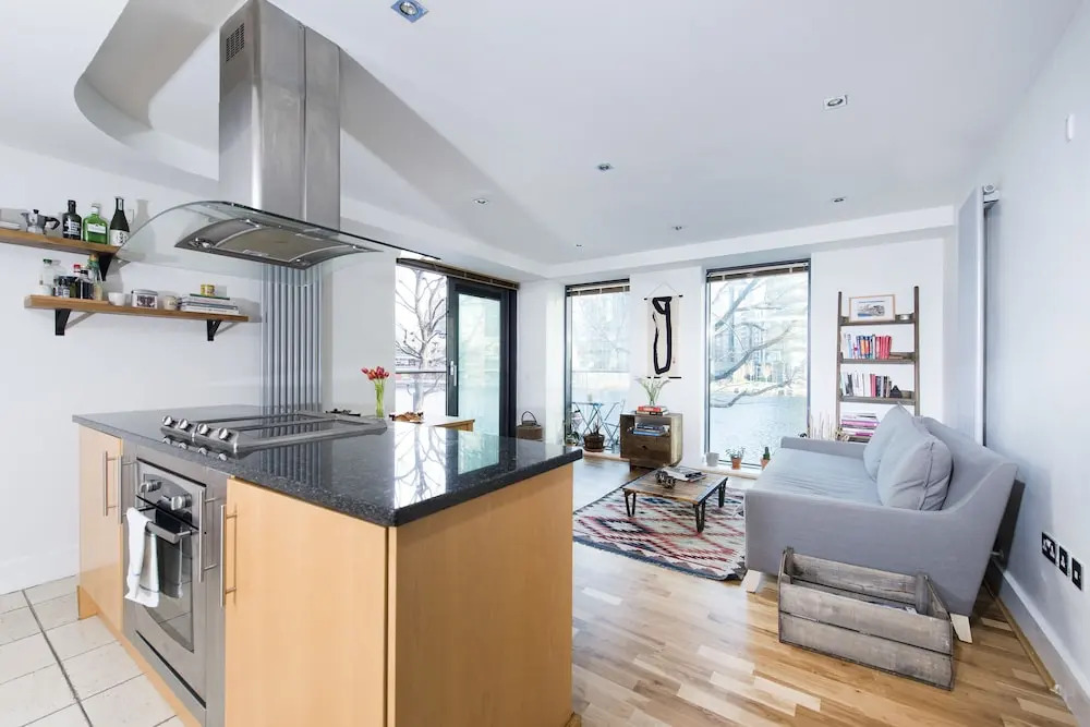 Peaceful & Modern 2BR Flat with Water Views