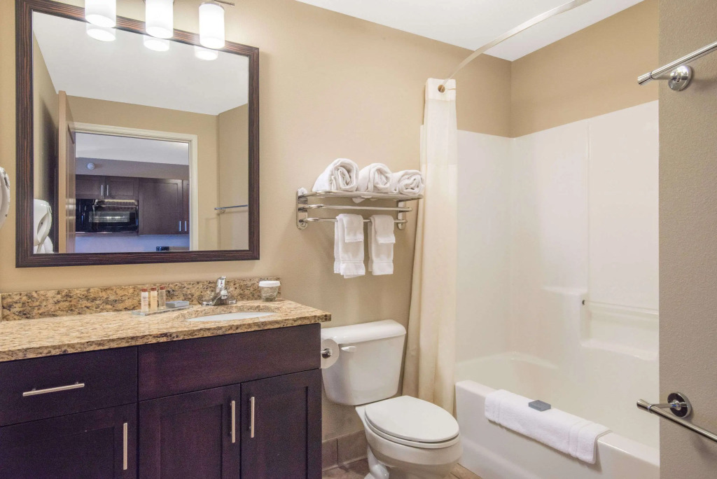 Hawthorn Extended Stay by Wyndham Dickinson