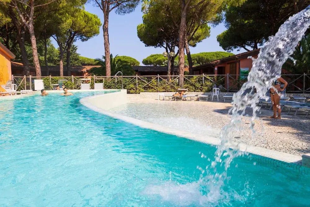 Residence with swimming pool in Albinia just 150 mt from the beach