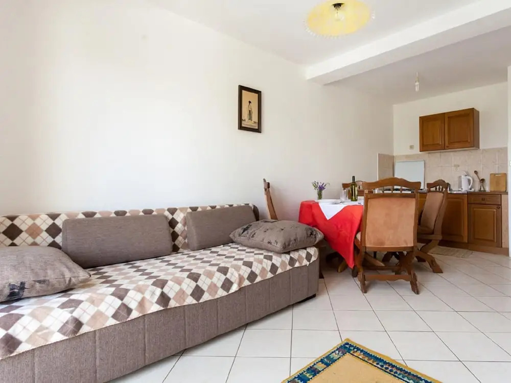 Nice Apartment With Terrace Near the Beach
