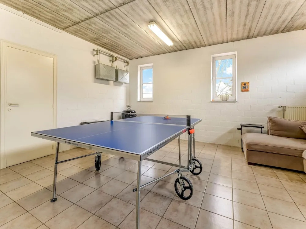 Luxury holiday home with sauna and jacuzzi in Heers