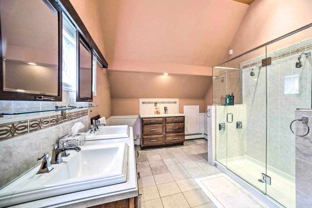 Pet-friendly Latham Retreat ~ 7 Mi to Albany!