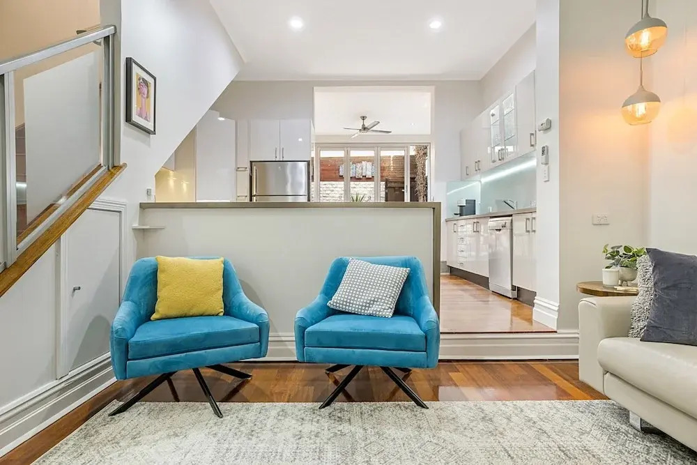 Unique 2- Storey Victorian Terrace Near Errol St
