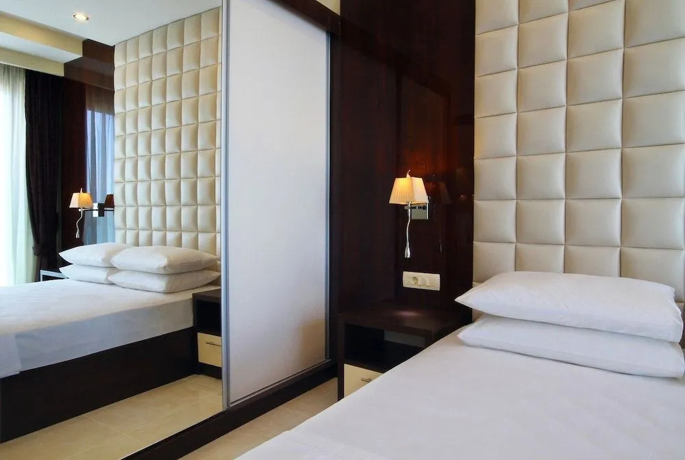 Shine residence
