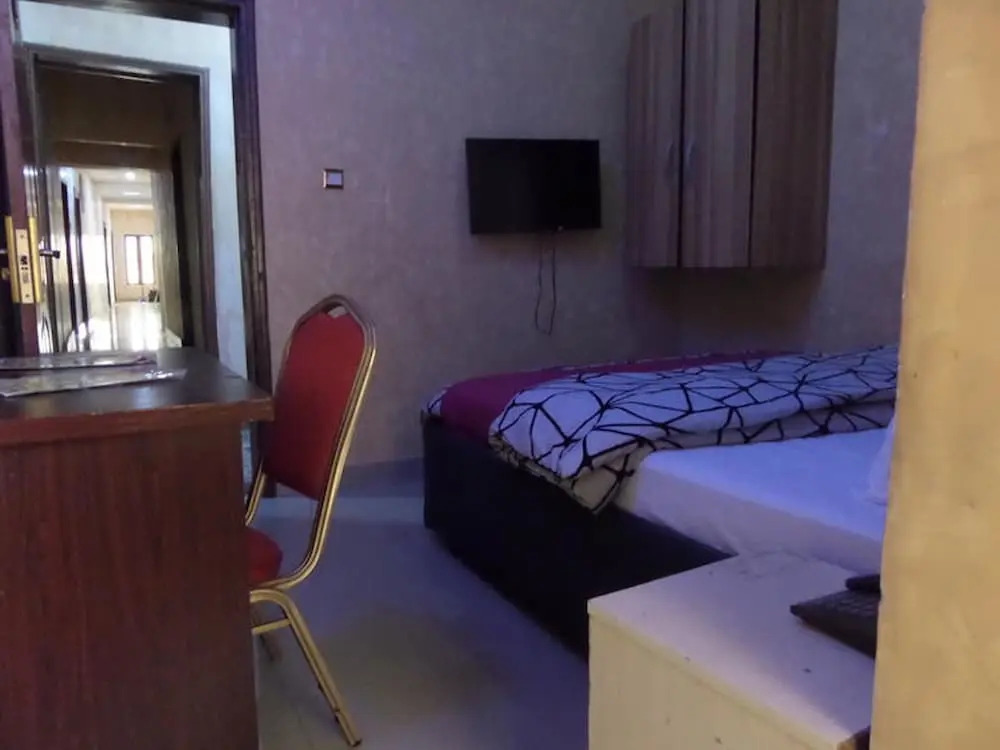 White Court View Hotel