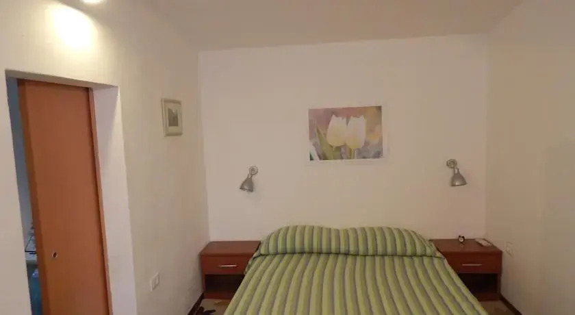 Apartment Tomato