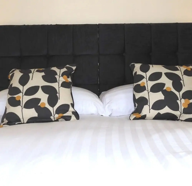 Lion House Chester - Very Near Zoo Ideal for Families