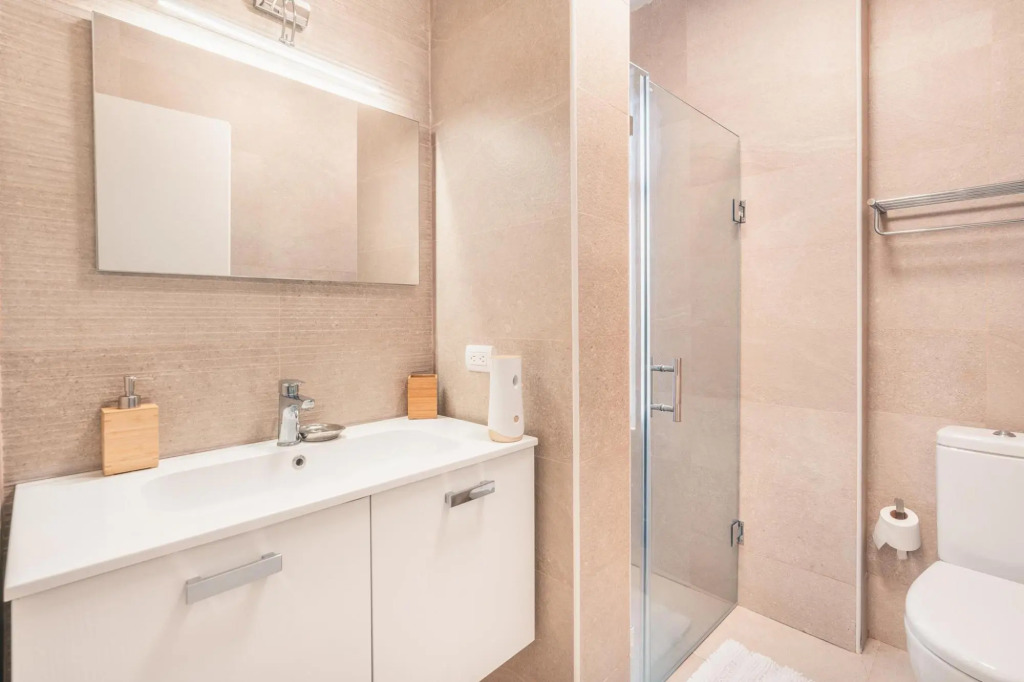 Playa Bonita Lavish Apartment at Lake View 42B