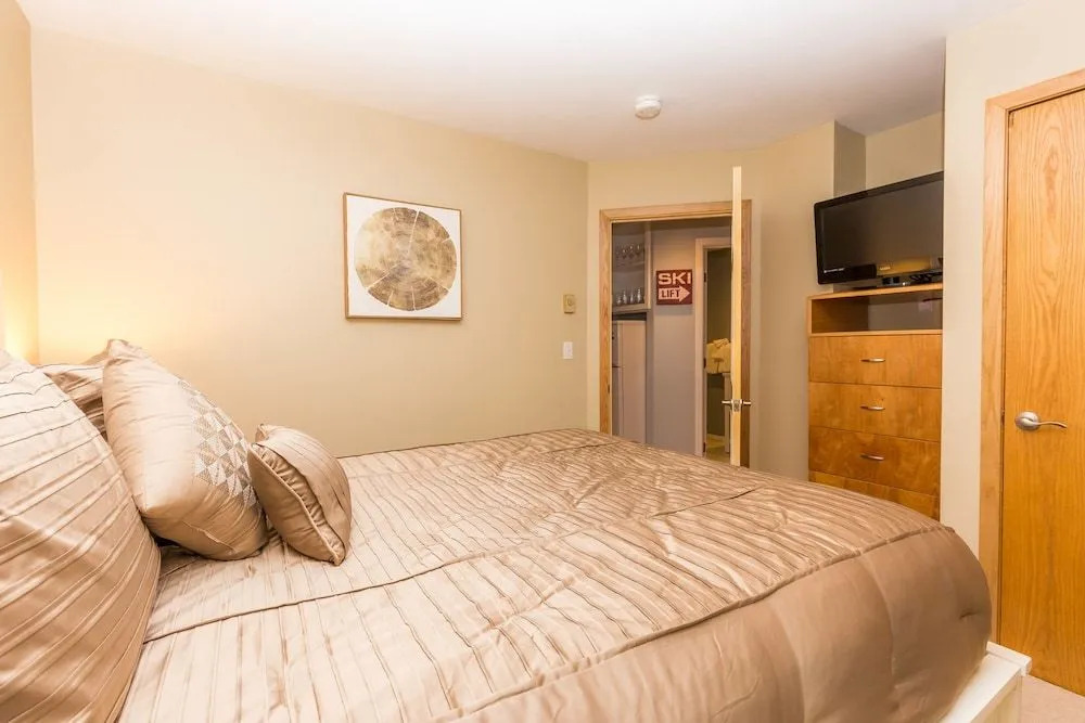 River Bank Lodge #2907 1 Bedroom 1 Bathroom Condo