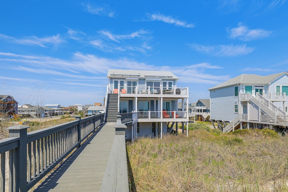 Beachfront Oasis w/ 2 Large Decks, BBQ & Views!