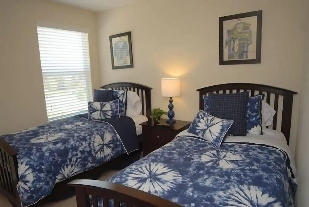 Beautiful Renovated 6 Bed Pool Home 6 Bedroom Home by RedAwning
