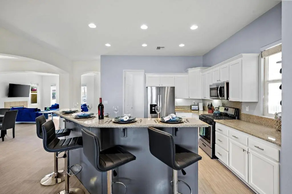 New Listing Luxurious Getaway Near Polo Fields home of Coachella, Stagecoach Sleeps 11 Pool,Parking, Golf, Spa, Coffee