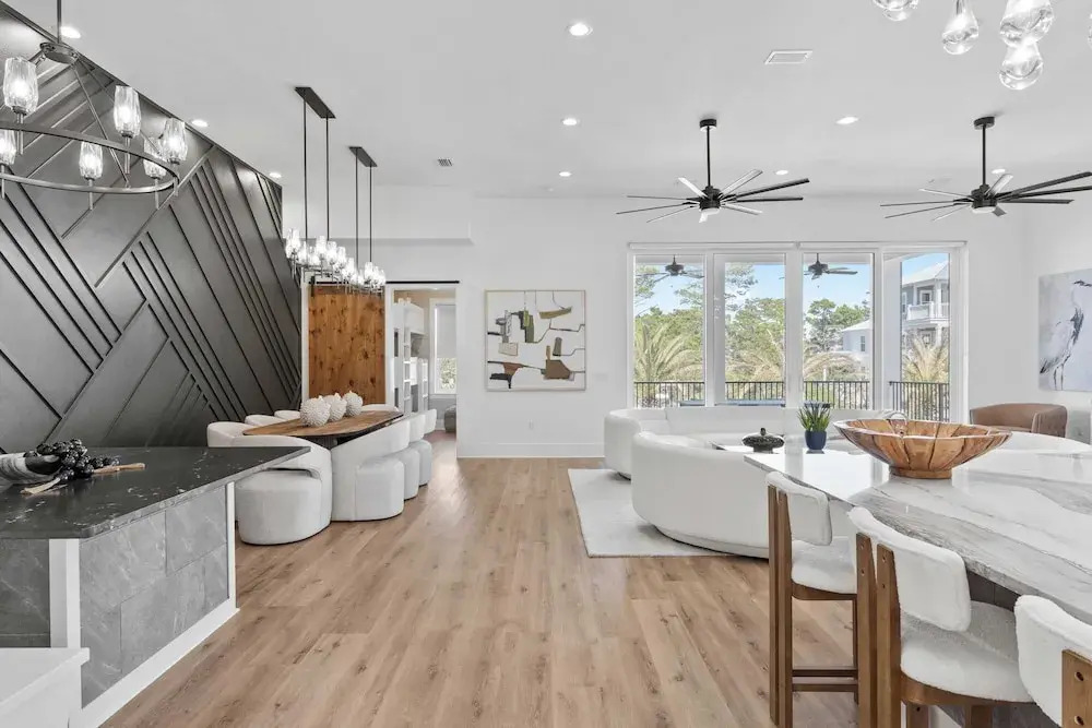 30A Salt & Solace Pool, Golf Cart, Hot Tub + Outdoor Kitchen
