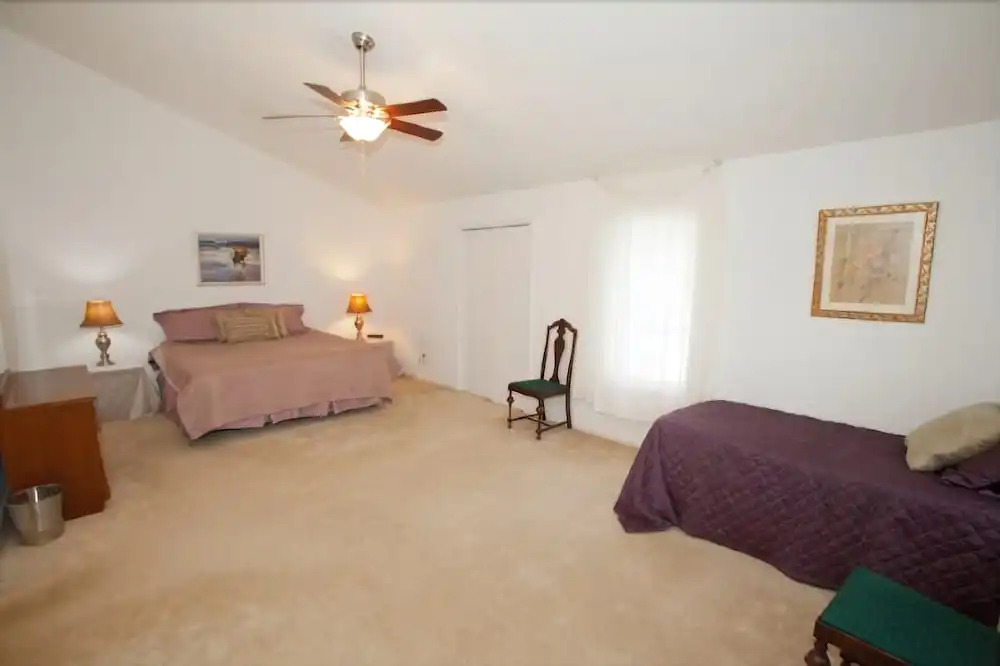 Beach Wood Retreat 4 Bedrooms 2 Bathrooms Home