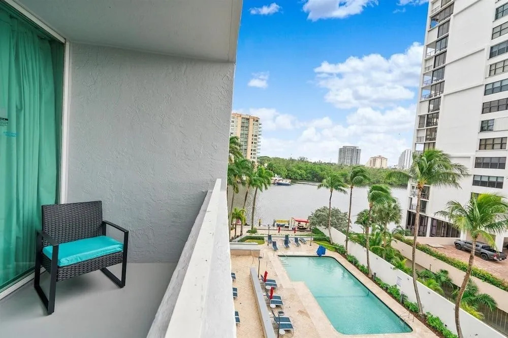 1 Bedroom Suite at Galleryone 1 Condo by Redawning
