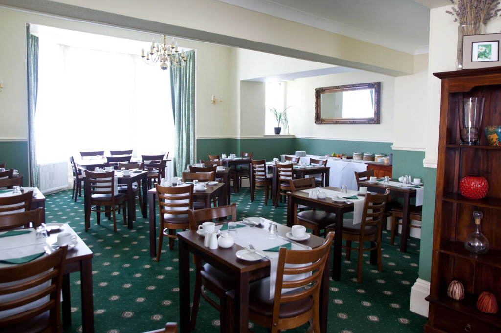 Riviera Lodge Hotel