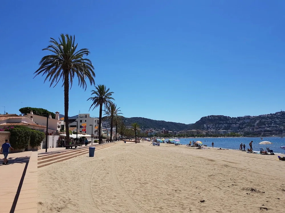 Modern Apartment in Rosas 150 m From the Beach With Wifi