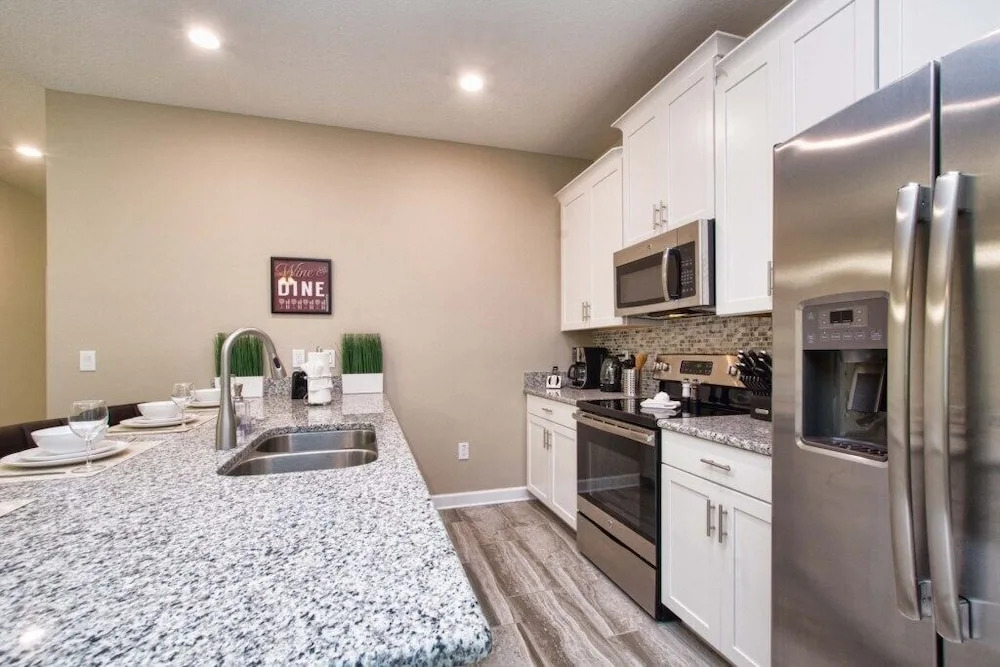 Storey Lake-5 Bedroom Townhome w/Spashpool-1622ST