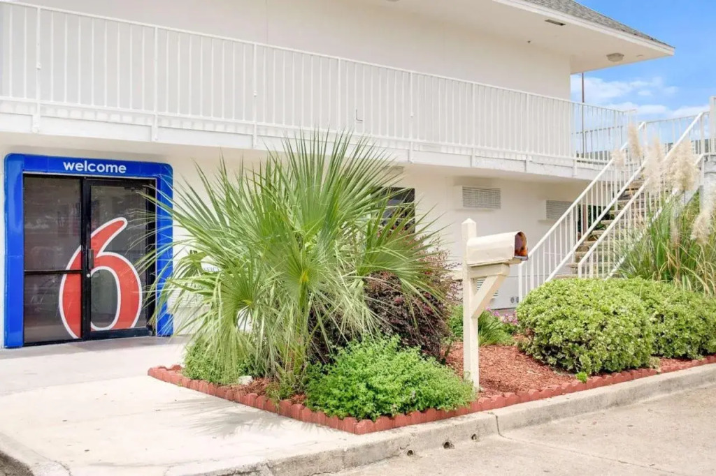 Motel 6 Gulfport, MS Airport