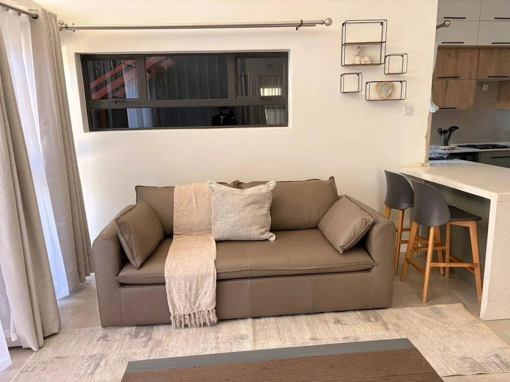 One Bedroom Modern Apartment in Fomona - 2386