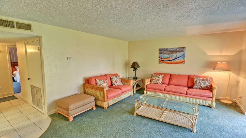 107 LAS Brisas 1 Bedroom Condo