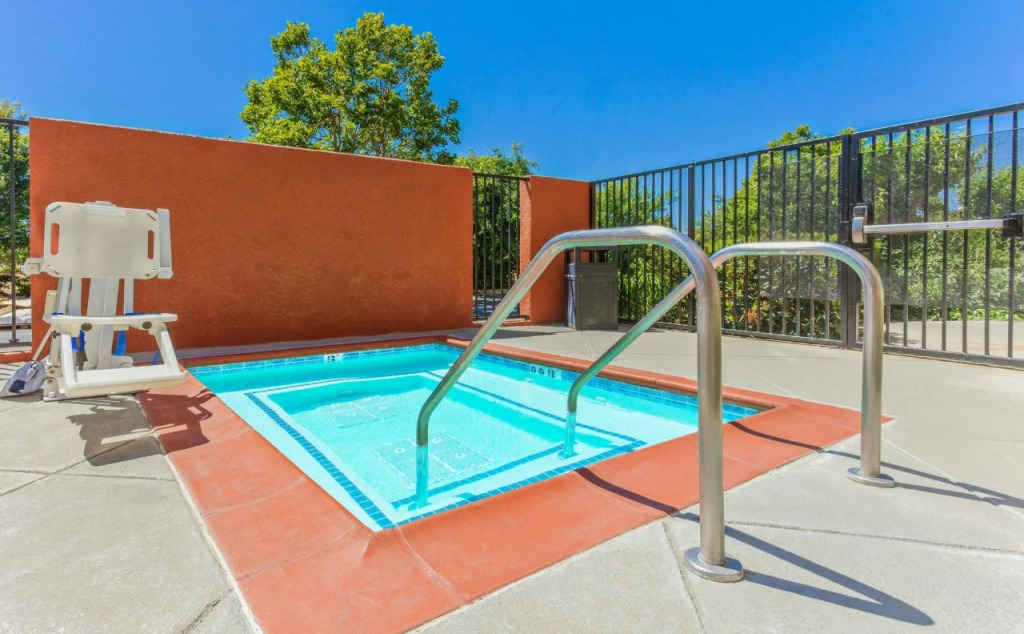 Holiday Inn Express Elk Grove West I-5 by IHG