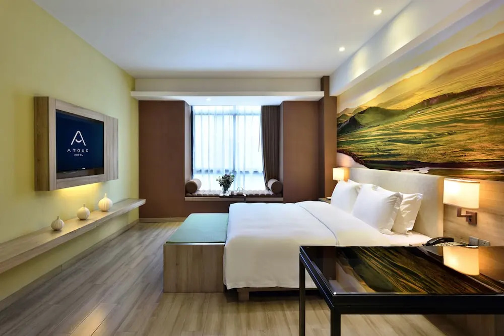 Atour Hotel Chengdu Huayang Metro Station