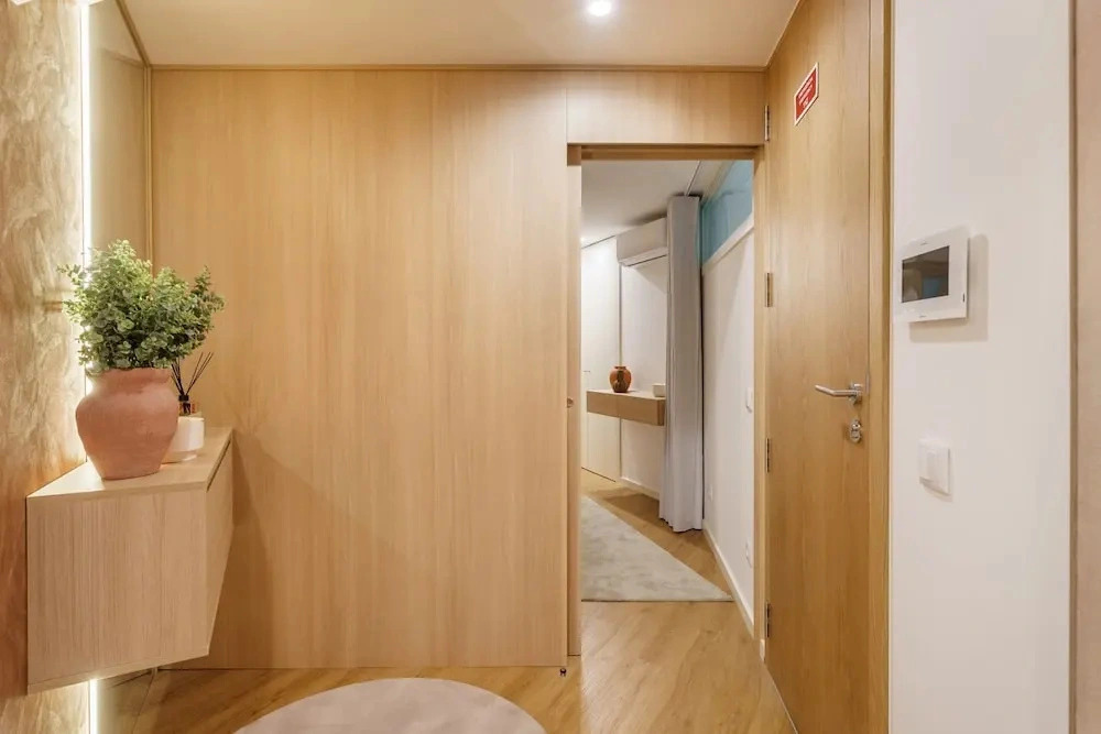 Casa do Livro - E a de Queir s Apartment by Minho