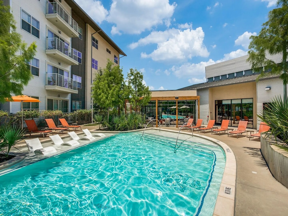 Landing Furnished Apartments - West Dallas