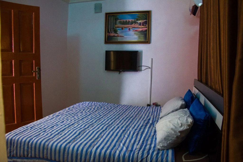 Summer Vista Ensuit Hotel