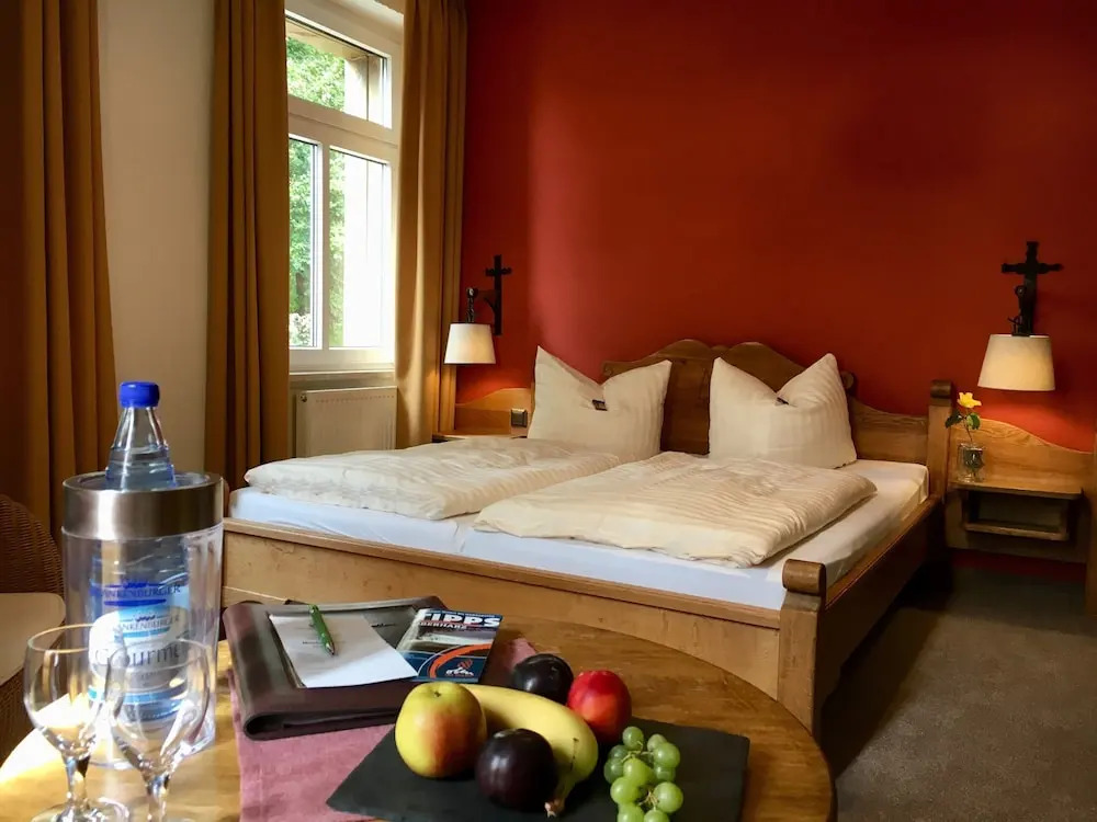 waldhotel AUSZEIT mit Restaurant & Café