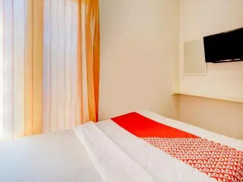 Airport Village Juanda by OYO Rooms
