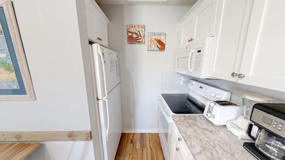 Sandpiper Cove 8236 Studio Bedroom Condo by RedAwning
