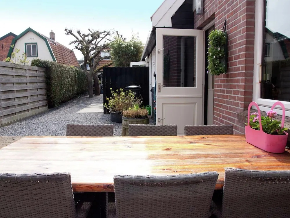 Spacious Villa near Sea in Bergen