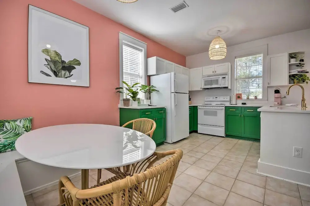 Beverly Bungalow; Easy Walk to Seagrove Beach