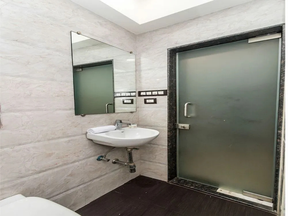 OYO 10921 Stay INN