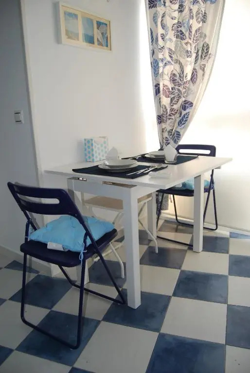 M3 904 Azul Mediterráneo bonito y confortable estudio