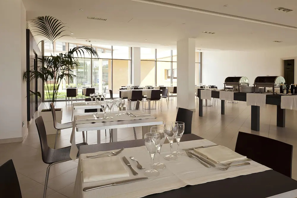 Inn Naples Airport
