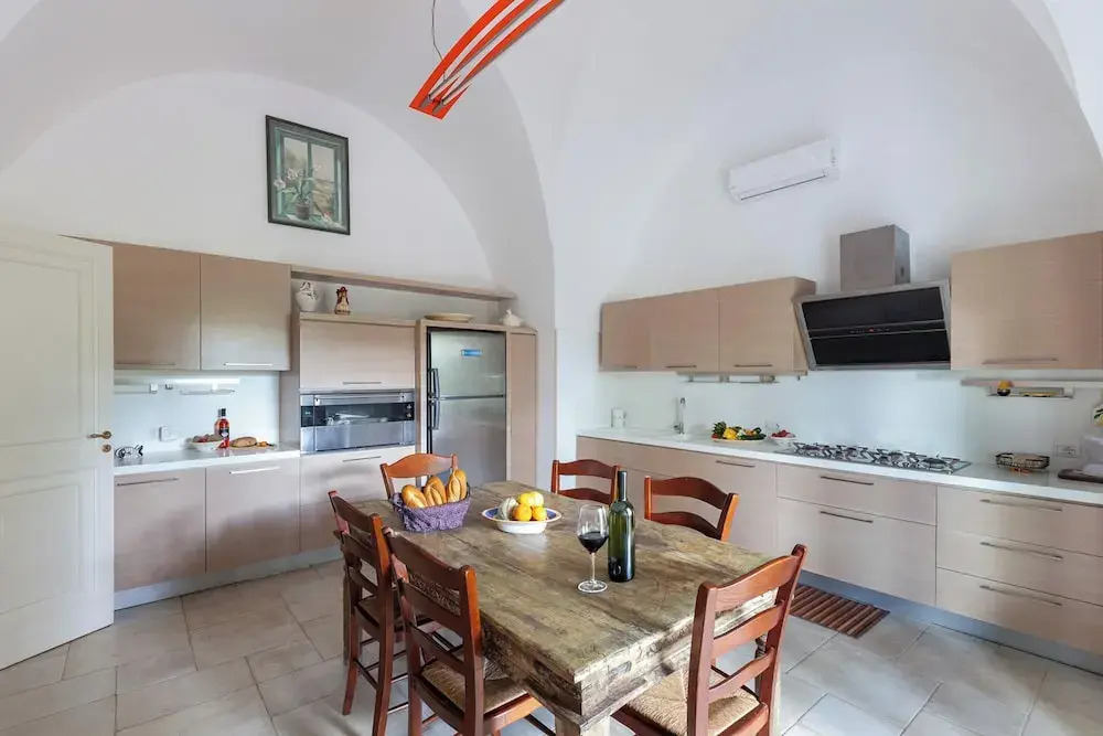 Villa Gaia with pool and garden- Happy Rentals