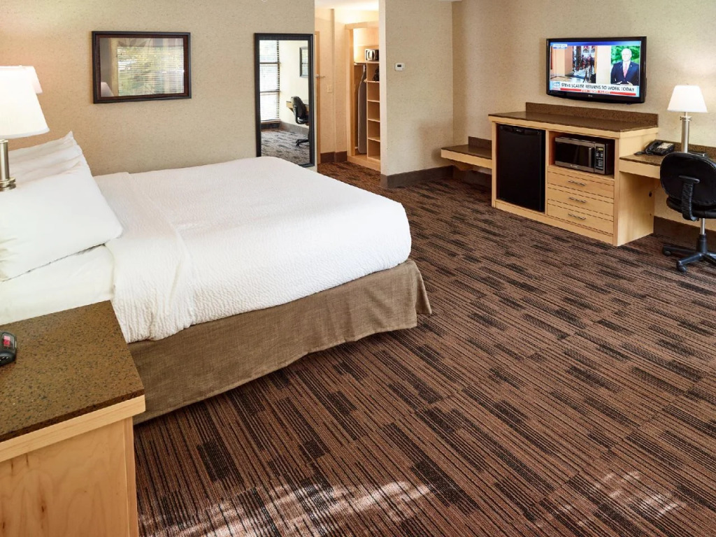 LivINN Suites Fridley