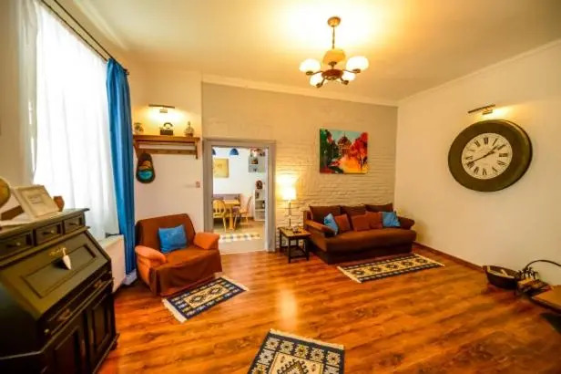 Atrium 22 Apartment