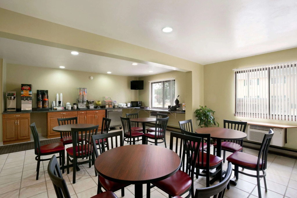 Super 8 by Wyndham Eau Claire WI
