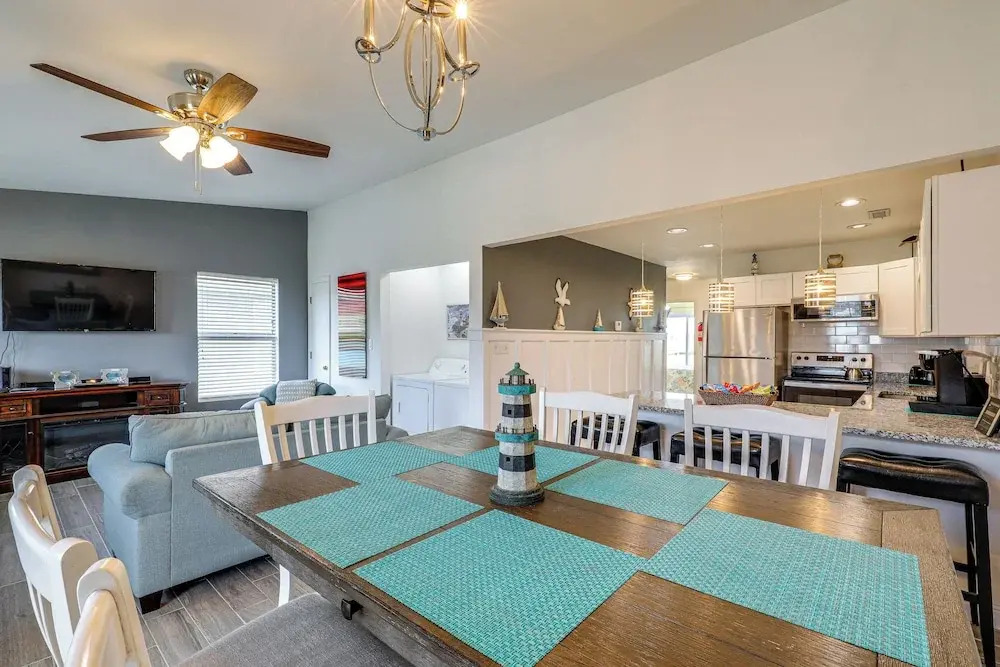 North Topsail Beach Townhome: Walk to the Beach!