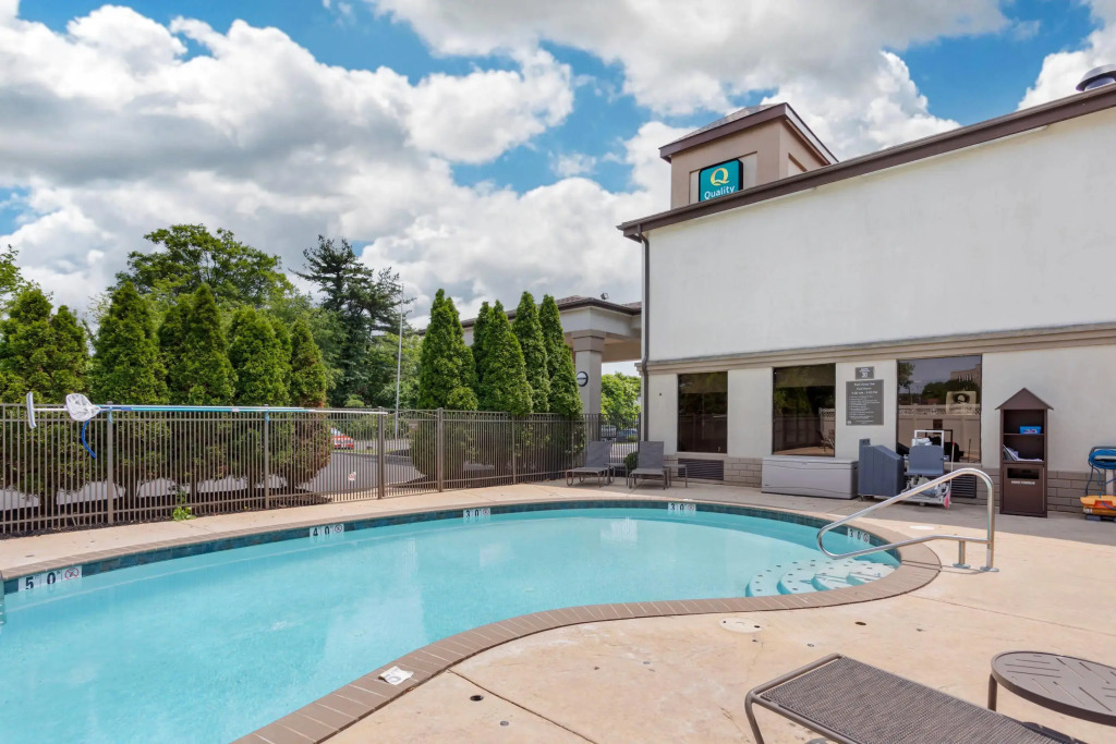Quality Inn & Suites NJ State Capital Area